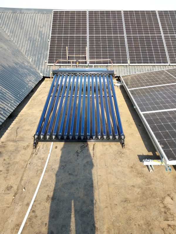 Solar Geyser Installation. Kwikot, Kwik Sol, Electrolux 150l solar geyser. Evacuated tube collector with Manifold. Direct Solar Water Heater. Closed Couple