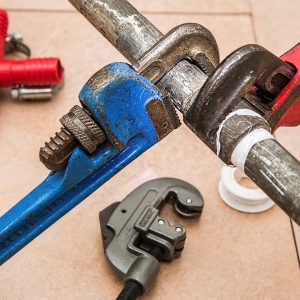 Emergency plumber. Leaking Pipe Repair