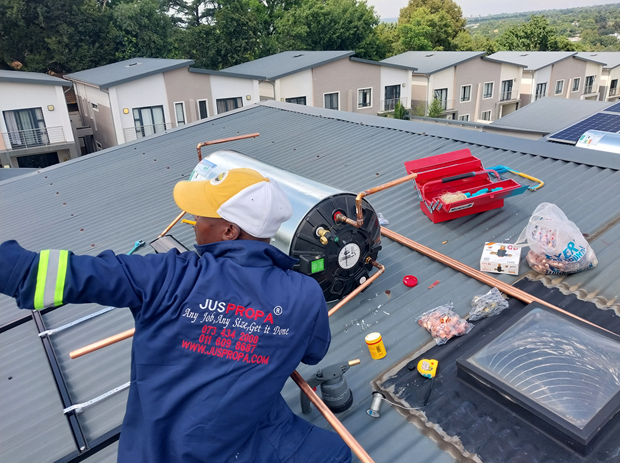 200L Solar Geyser Installation 200L Solar Geyser Installation
