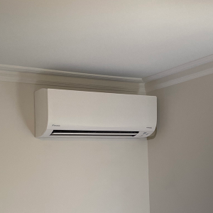 Air Conditioner 24000 Btu Installation. Installed by Juspropa Air Conditioner Service and Repairs
