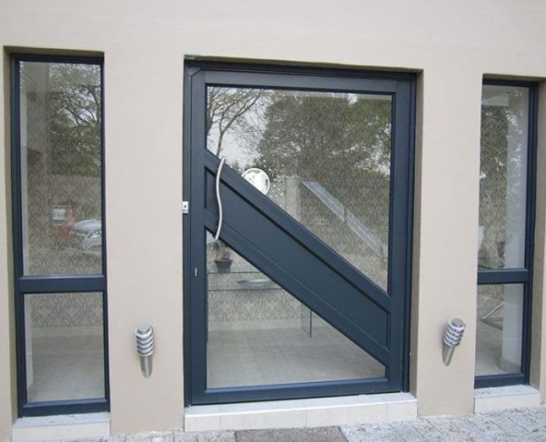 Aluminium Sliding door or pivotal door full installation by Juspropa